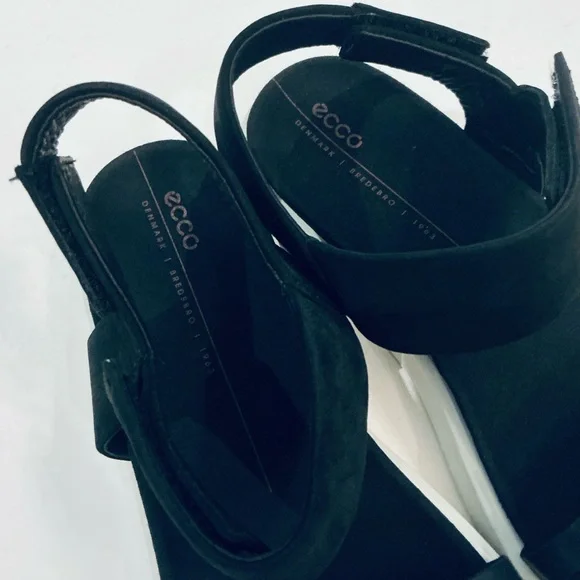 ECCO, Women's Flowt Adjustable Sandals in Black Nubuck Leather, Size 7 - 7.5